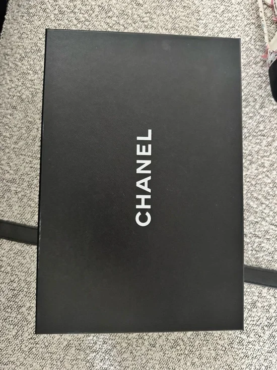 CHANEL Black and Pink Tweed Cap-Toe Slingback Mules - Picture 4 of 7